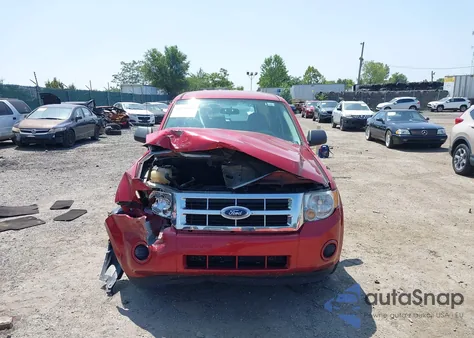 2012 Ford Escape Xls z USA, uszkodzony, nr VIN 1FMCU0C70CKA97943